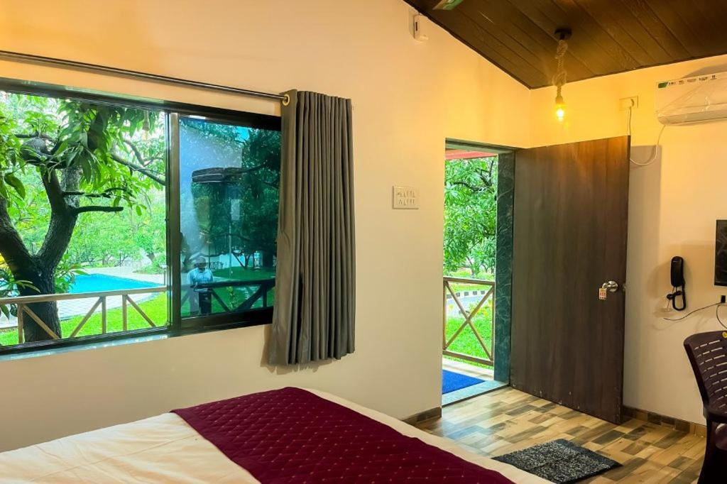 Hotel Mangozzz Magical World Panvel Exterior foto