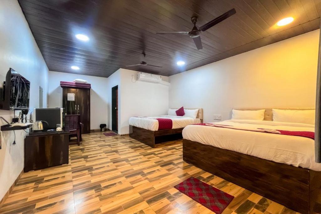 Hotel Mangozzz Magical World Panvel Exterior foto
