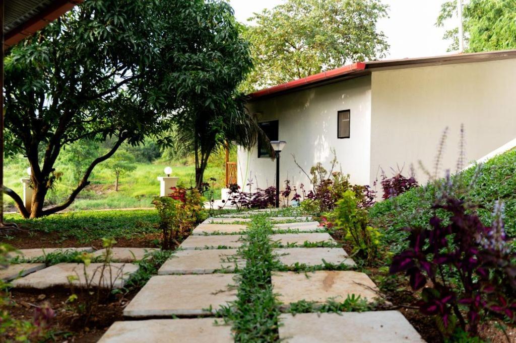 Hotel Mangozzz Magical World Panvel Exterior foto