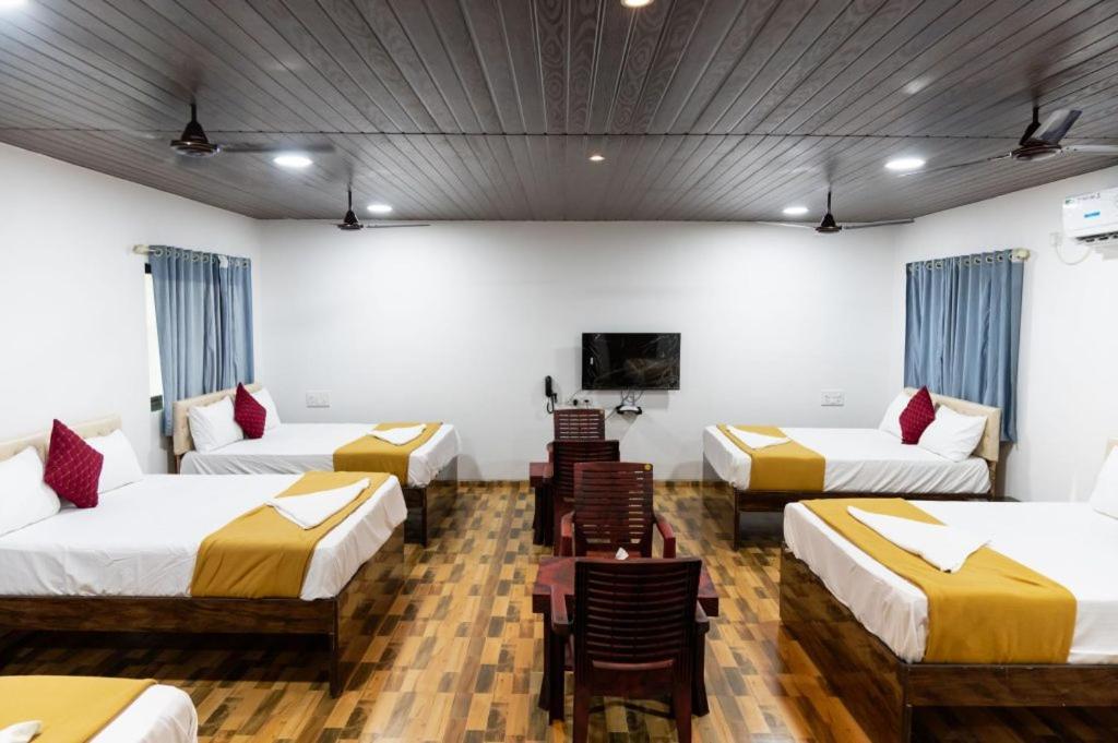 Hotel Mangozzz Magical World Panvel Exterior foto