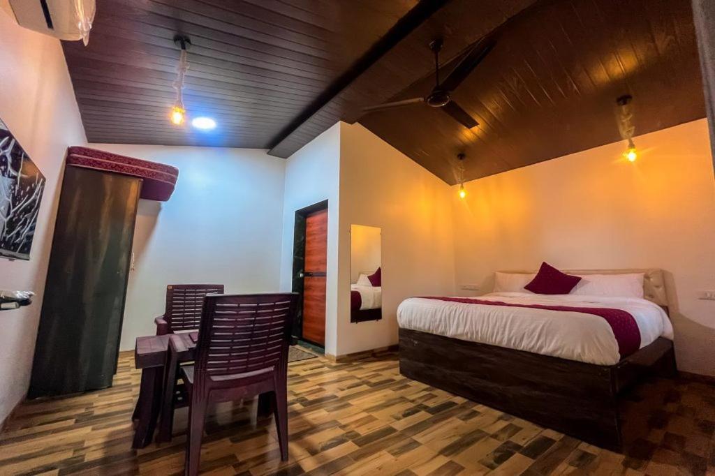Hotel Mangozzz Magical World Panvel Exterior foto